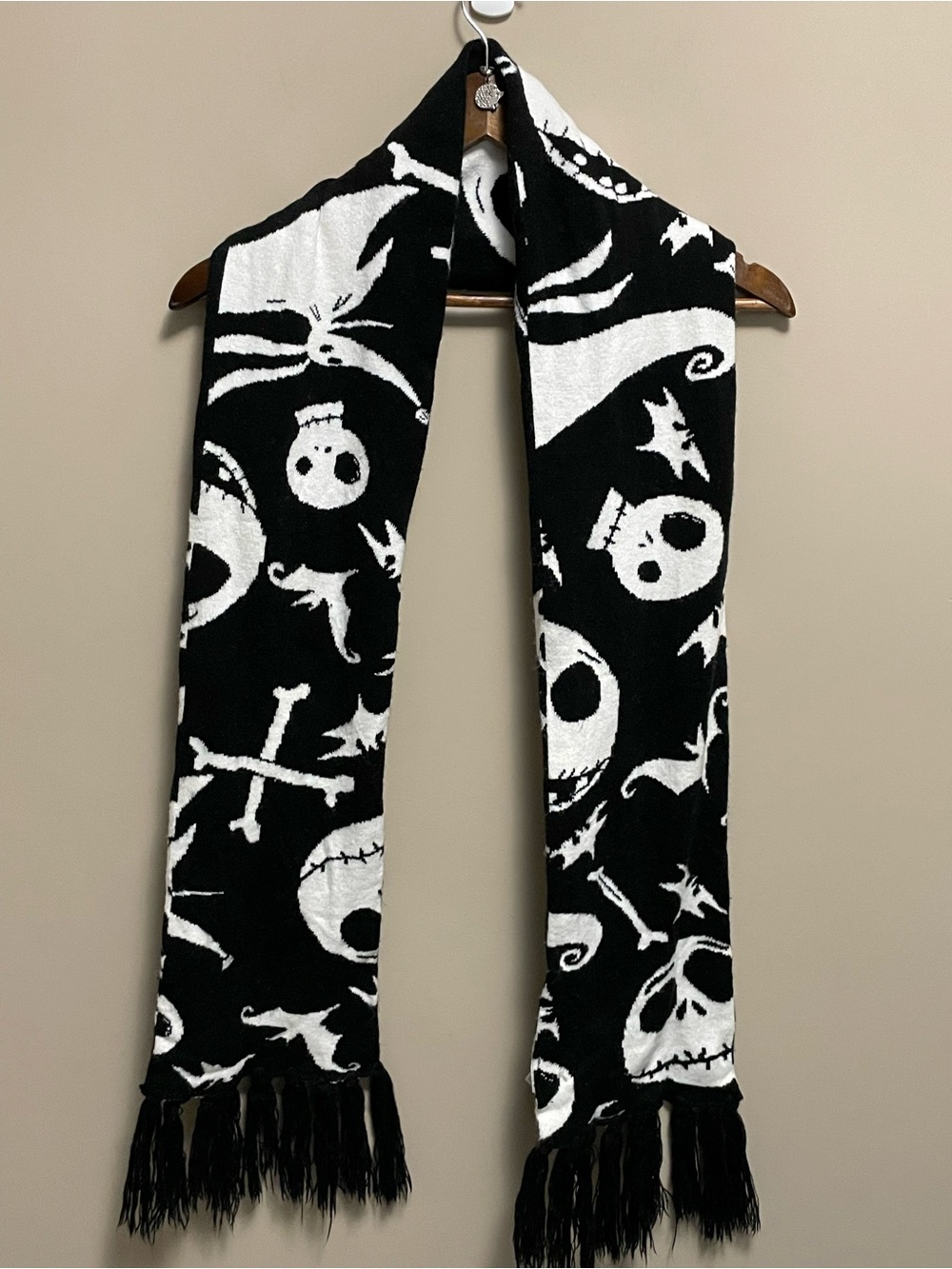 Disney Nightmare Before Christmas Jack Skellington Scarf